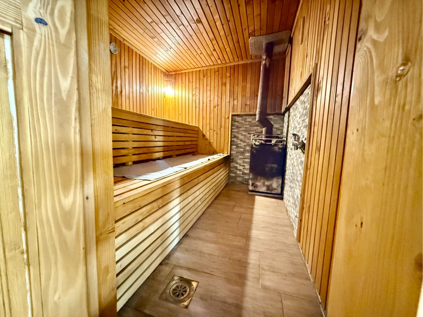 Vila sa unutrašnjim bazenom