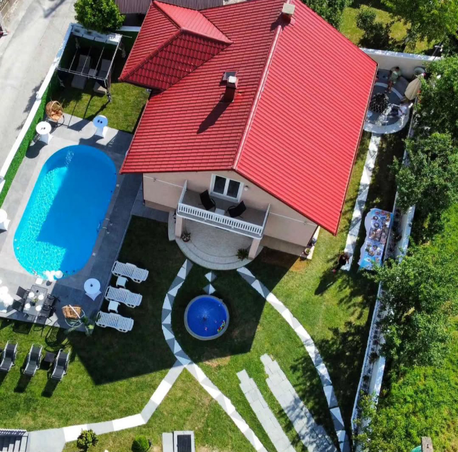 VILA BISER SA BAZENOM🌊🏡