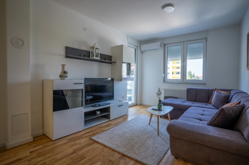 Apartment Aura