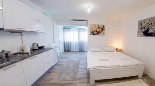 Denirom - Studio Apartment