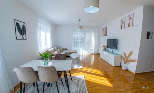 Oasis Luxe Apartment