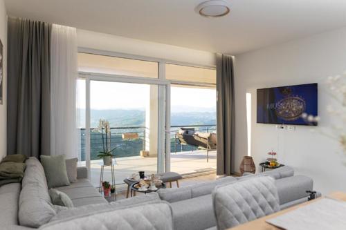 Royal View