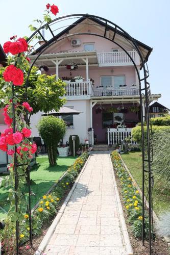Holiday Home Peaceful Retreat