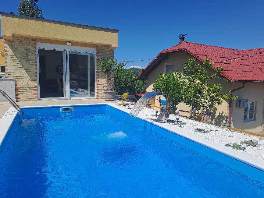 Relax House